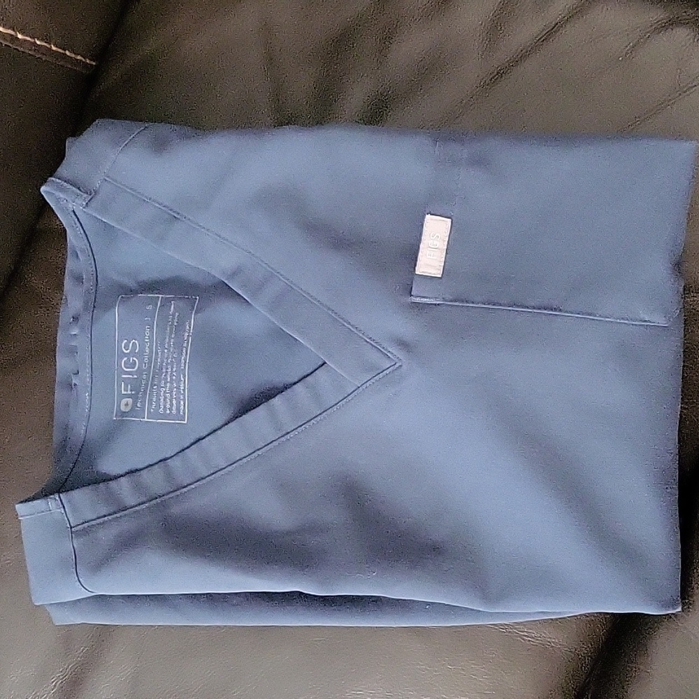 Figs Scrub Top